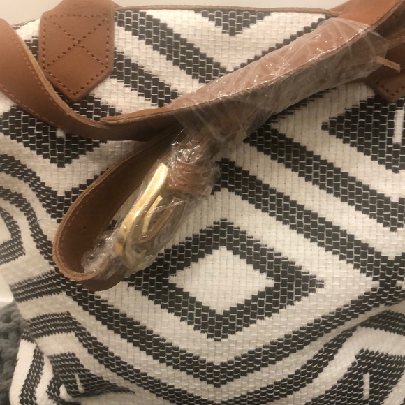 NEW TribeAlive x Box of Style  Carryall - Picture 8 of 11